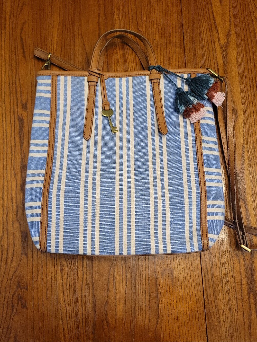 Fossil Striped White & Blue Canvas Tote W/Convertable Backpack Or Shoulder Bag.